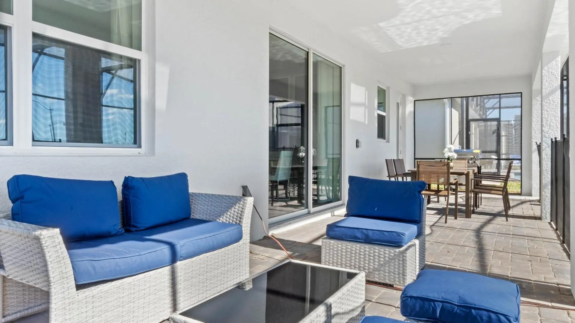 9 Bedroom- 5 Bathroom Storey 4396 Qs Holiday home