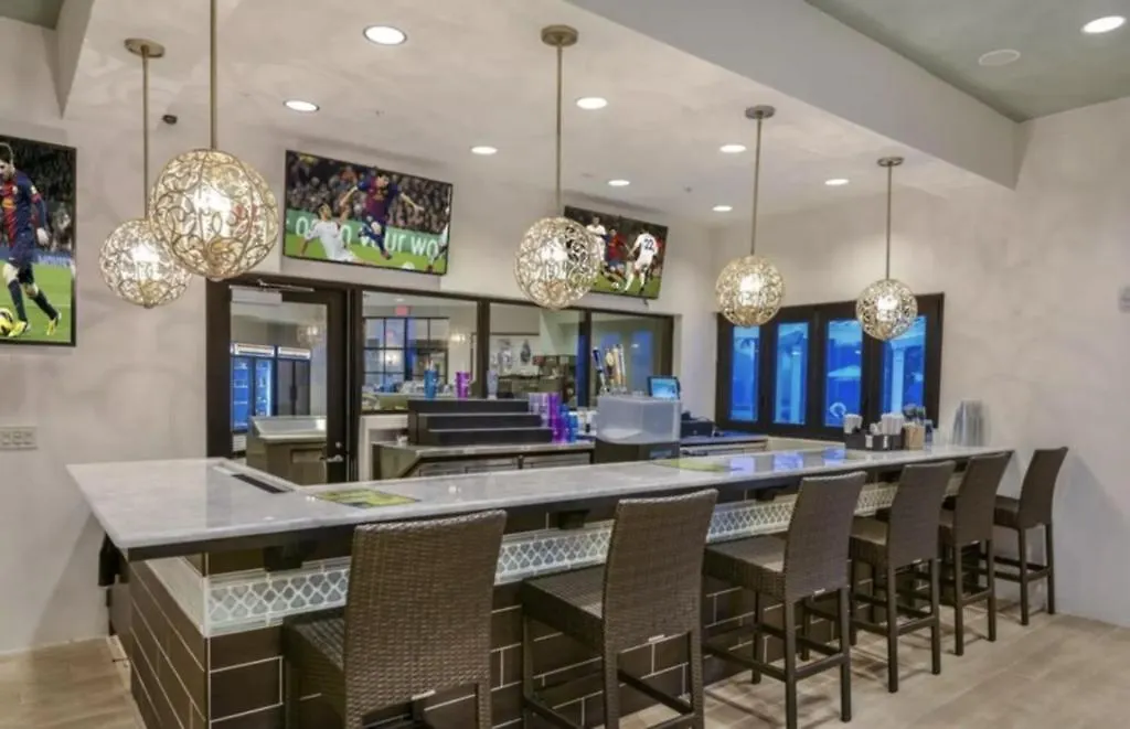 8 Bedroom- 6 Bathroom Windsor At Westside 8904bc Kissimmee