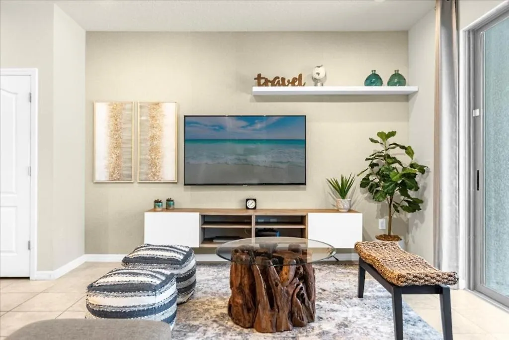 5 Bedrooms-4,5 Bathrooms Windsor Westside2413 Ds Holiday home