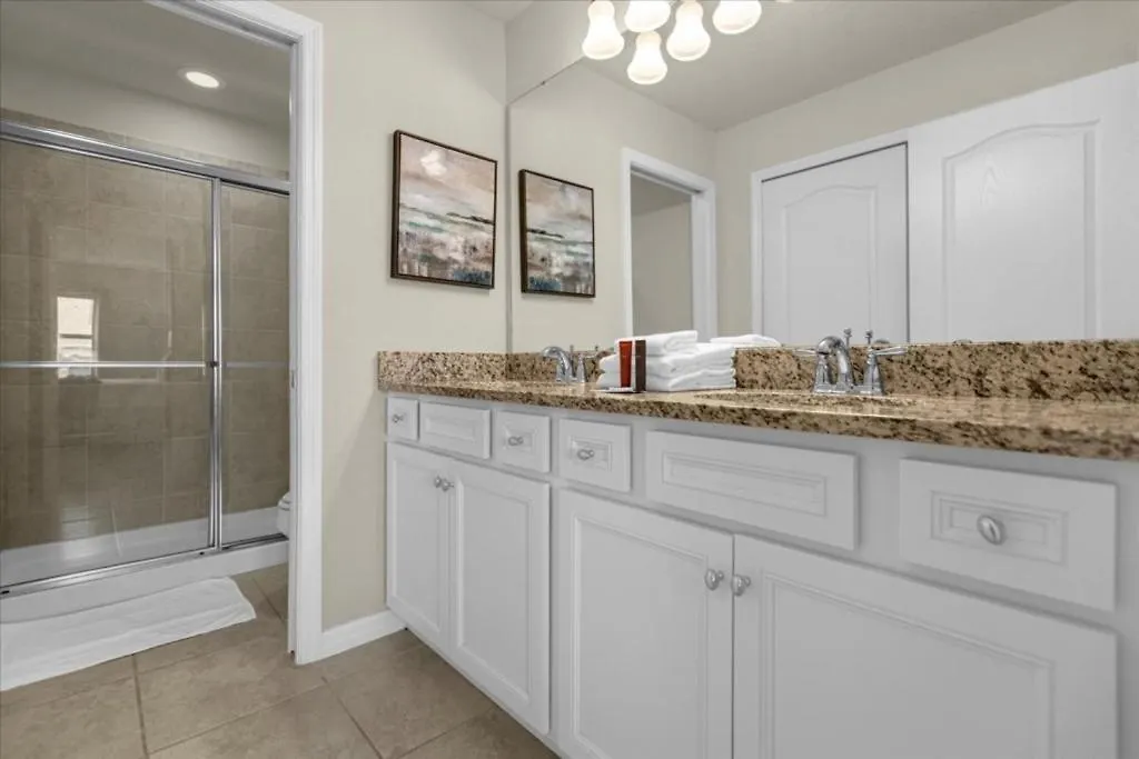 Holiday home 5 Bedrooms-4,5 Bathrooms Windsor Westside2413 Ds *
