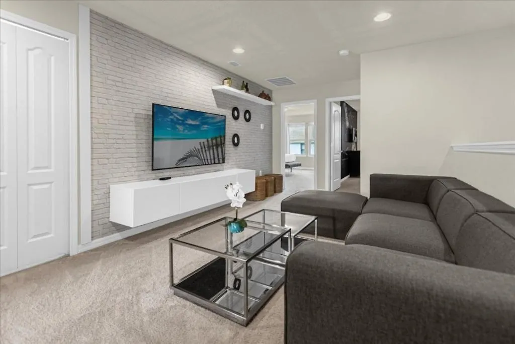 Holiday home 5 Bedrooms-4,5 Bathrooms Windsor Westside2413 Ds *