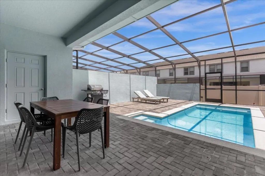 5 Bedrooms-4,5 Bathrooms Windsor Westside2413 Ds Holiday home