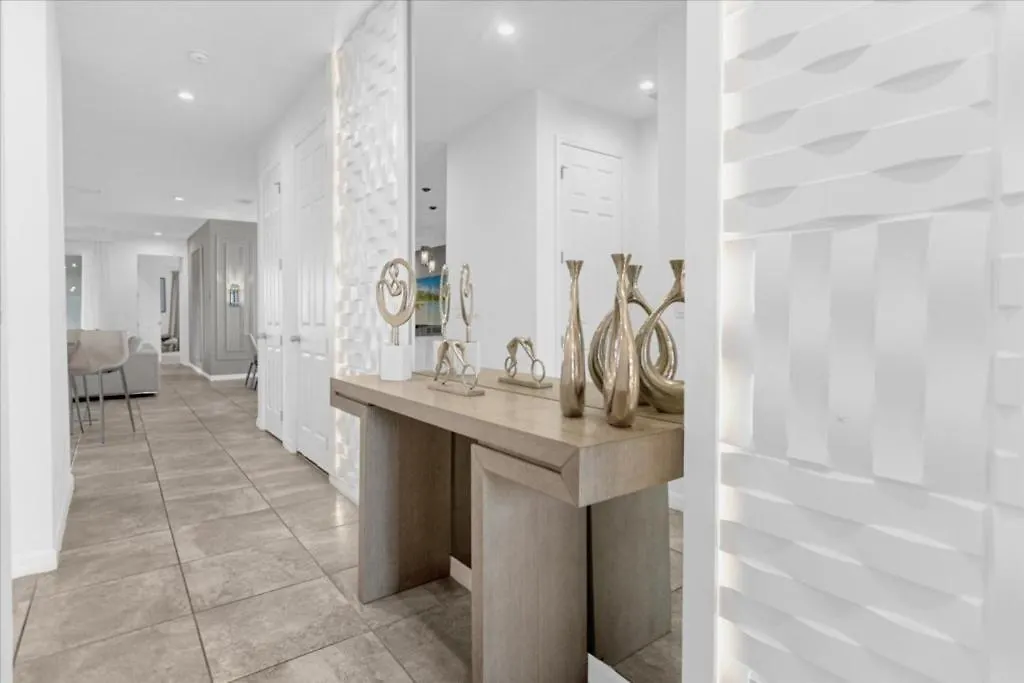 7 Bedrooms- 7 Bathrooms- Solara 8959 Ad Holiday home