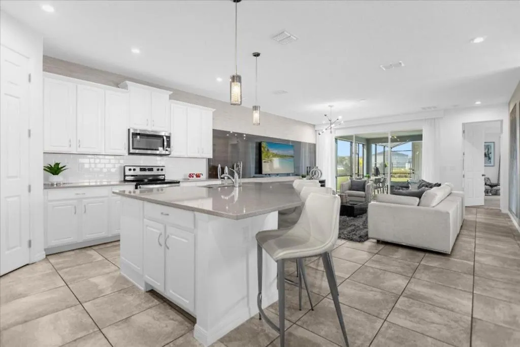 7 Bedrooms- 7 Bathrooms- Solara 8959 Ad Kissimmee