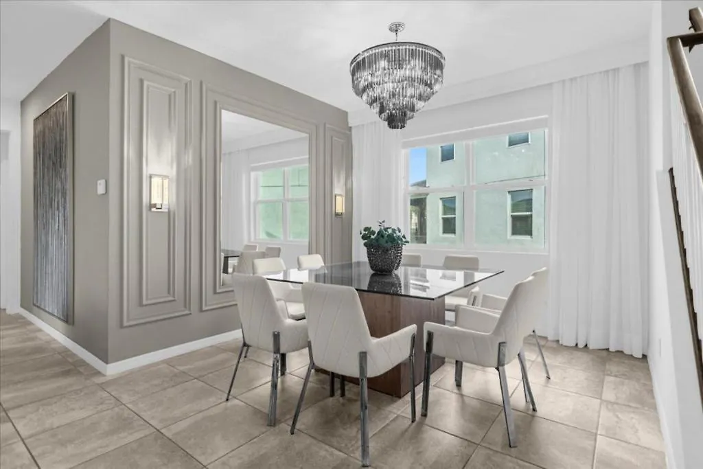 7 Bedrooms- 7 Bathrooms- Solara 8959 Ad