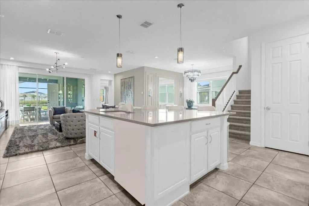 7 Bedrooms- 7 Bathrooms- Solara 8959 Ad Kissimmee