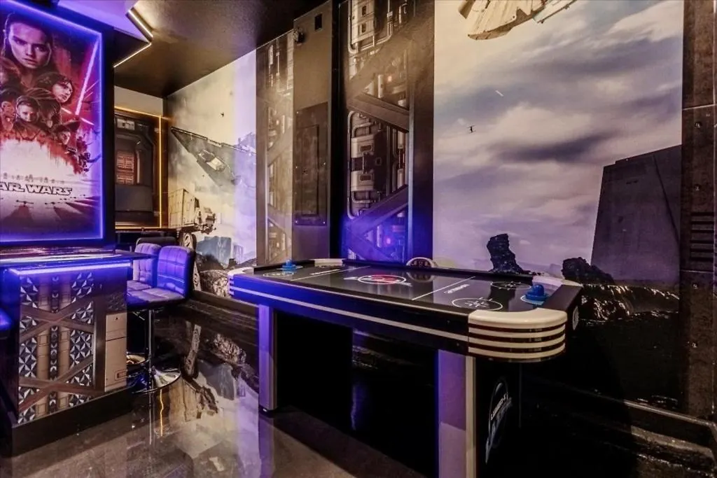 7 Bedrooms- 5 Bathrooms- Champions Gate 8916 Tw 度假居 *