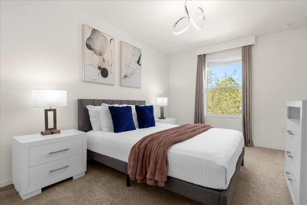 5 Bedrooms- 5 Bathrooms- Crystal Cove 1042td