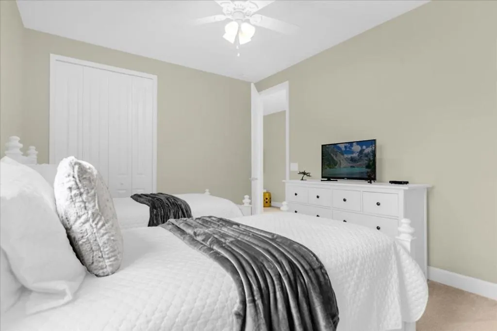 5 Bedrooms- 5,5 Bathrooms- Reunion 1492 Fc *