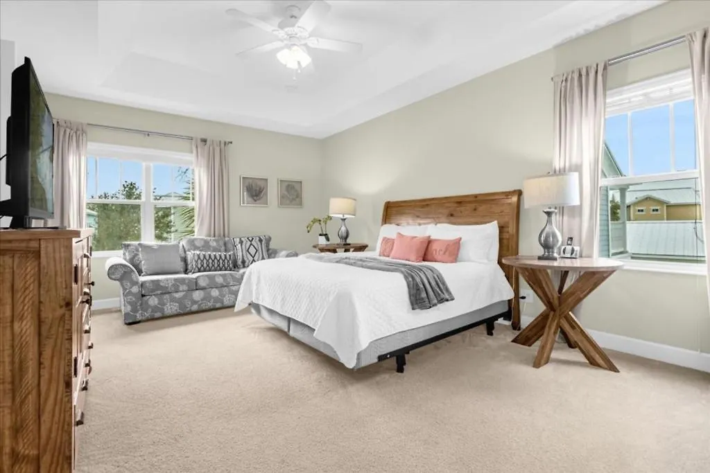 5 Bedrooms- 5,5 Bathrooms- Reunion 1492 Fc