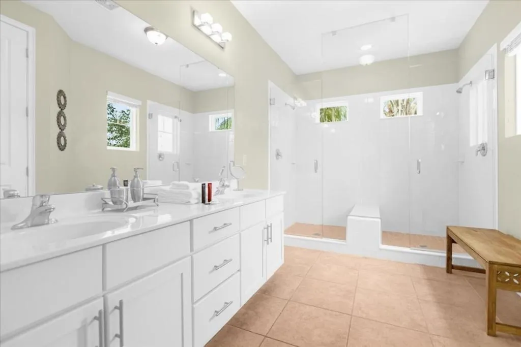 5 Bedrooms- 5,5 Bathrooms- Reunion 1492 Fc