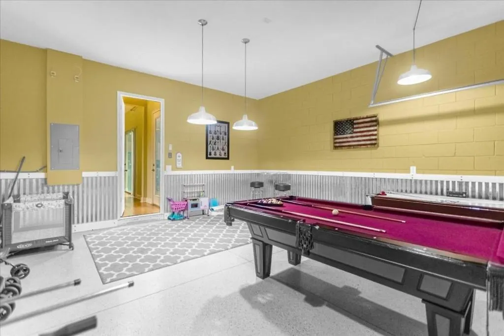 5 Bedrooms- 5,5 Bathrooms- Reunion 1492 Fc
