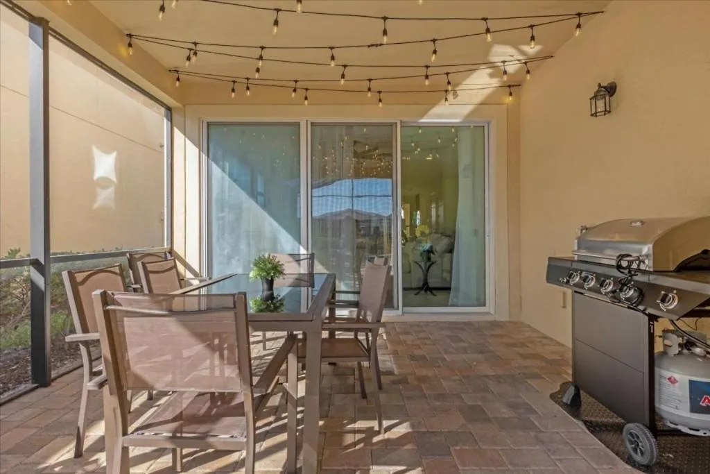 7 Bedrooms- 6,5 Bathrooms- Solara 1502 Sr