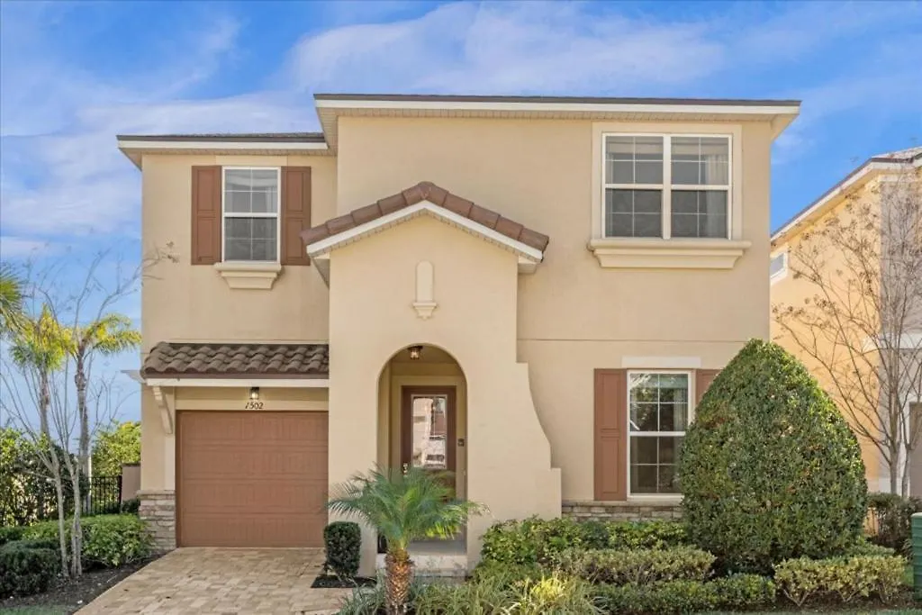 7 Bedrooms- 6,5 Bathrooms- Solara 1502 Sr