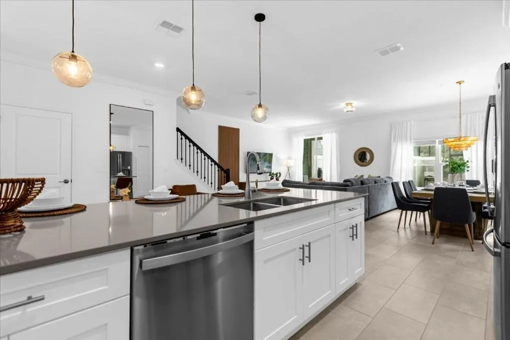 5 Bedrooms- 4 Bathrooms- Storey 2469rt Holiday home Kissimmee
