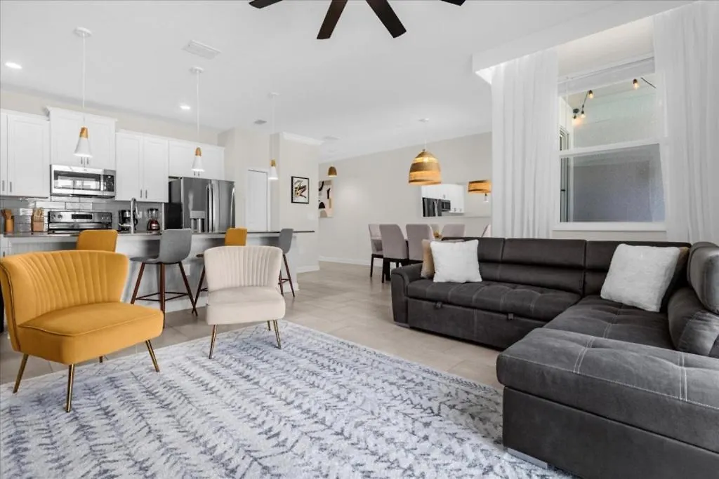 Vakantiehuis 4 Bedrooms- 3 Bathrooms- Storey 2621 Ss *