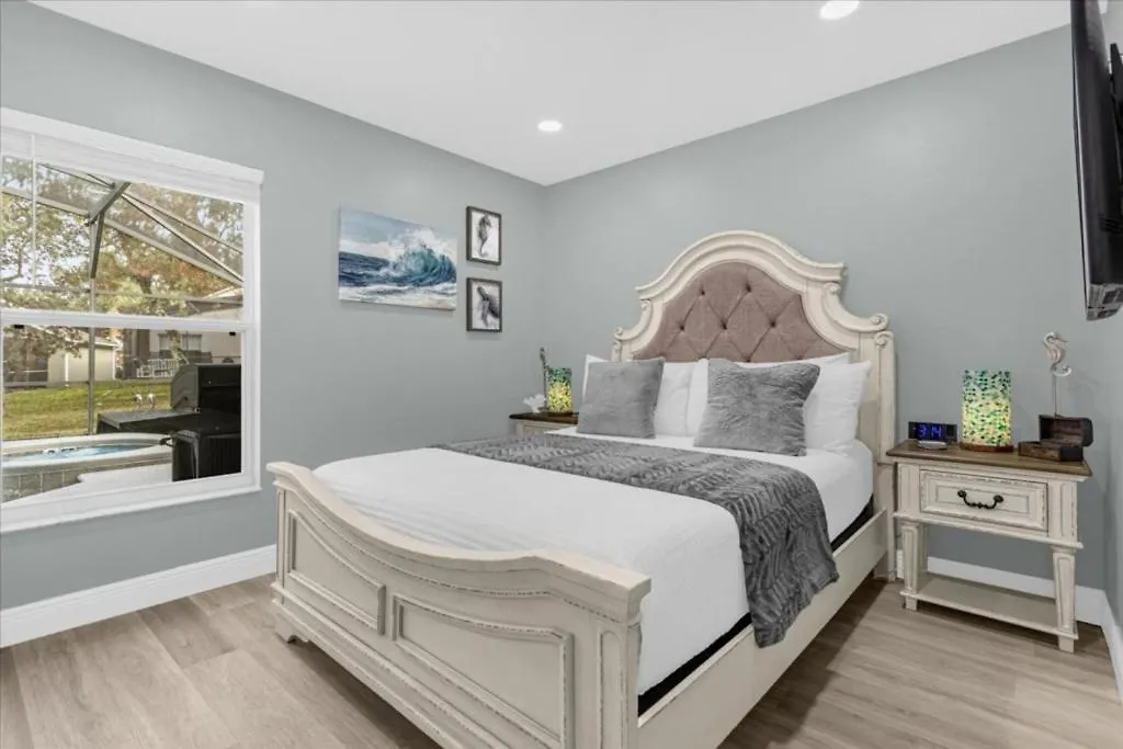 4 Bedrooms- 3 Bathrooms- Emerald Island 2735 Lk 度假居 *