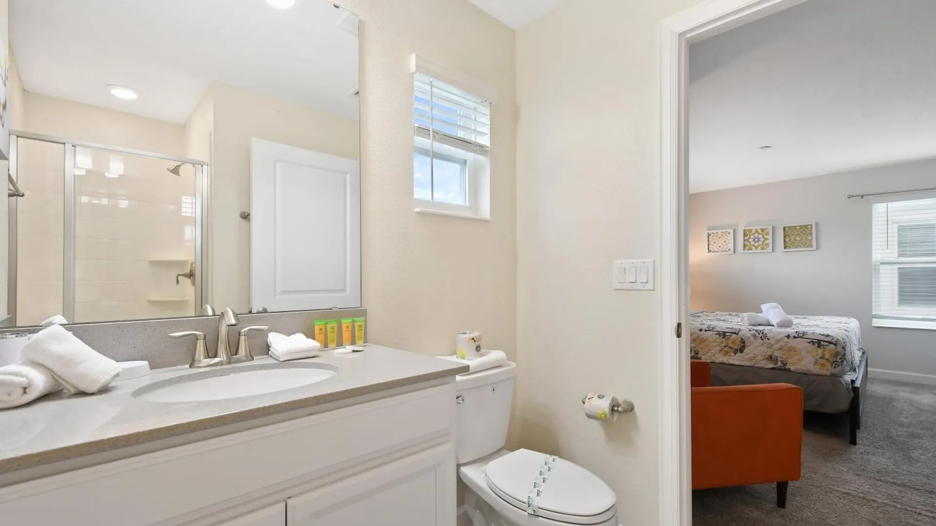 Clean Cozy Retreat: 10 Miles To Pool Access Holiday home Kissimmee