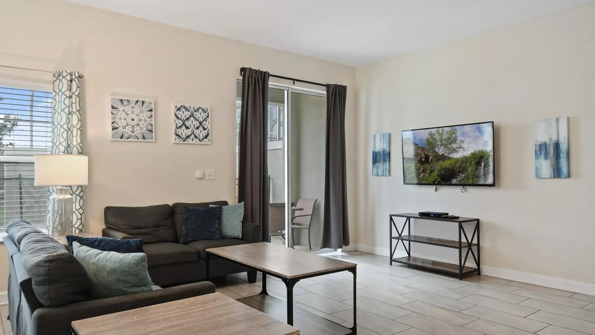 Clean Cozy Retreat: 10 Miles To Pool Access Holiday home Kissimmee