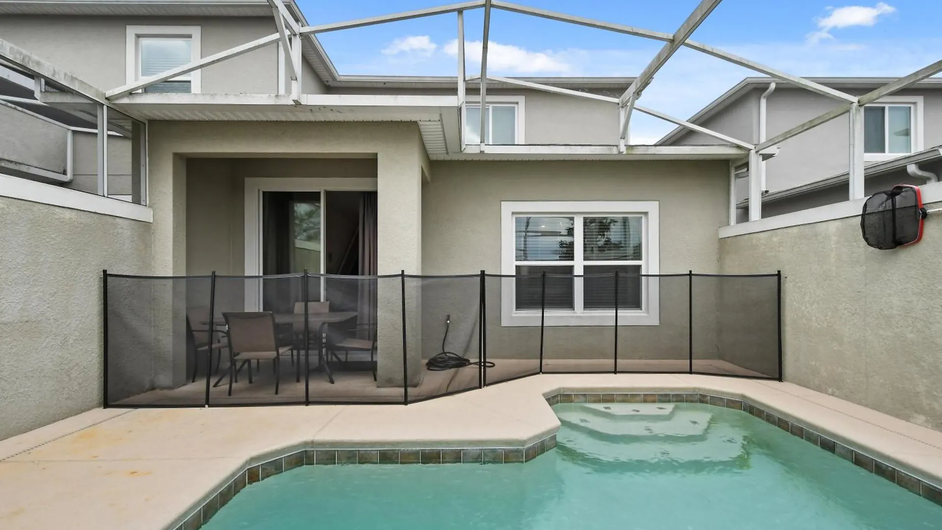 Clean Cozy Retreat: 10 Miles To Pool Access * Kissimmee