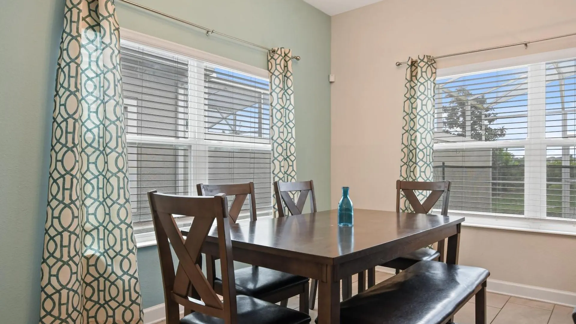 Clean Cozy Retreat: 10 Miles To Pool Access Kissimmee