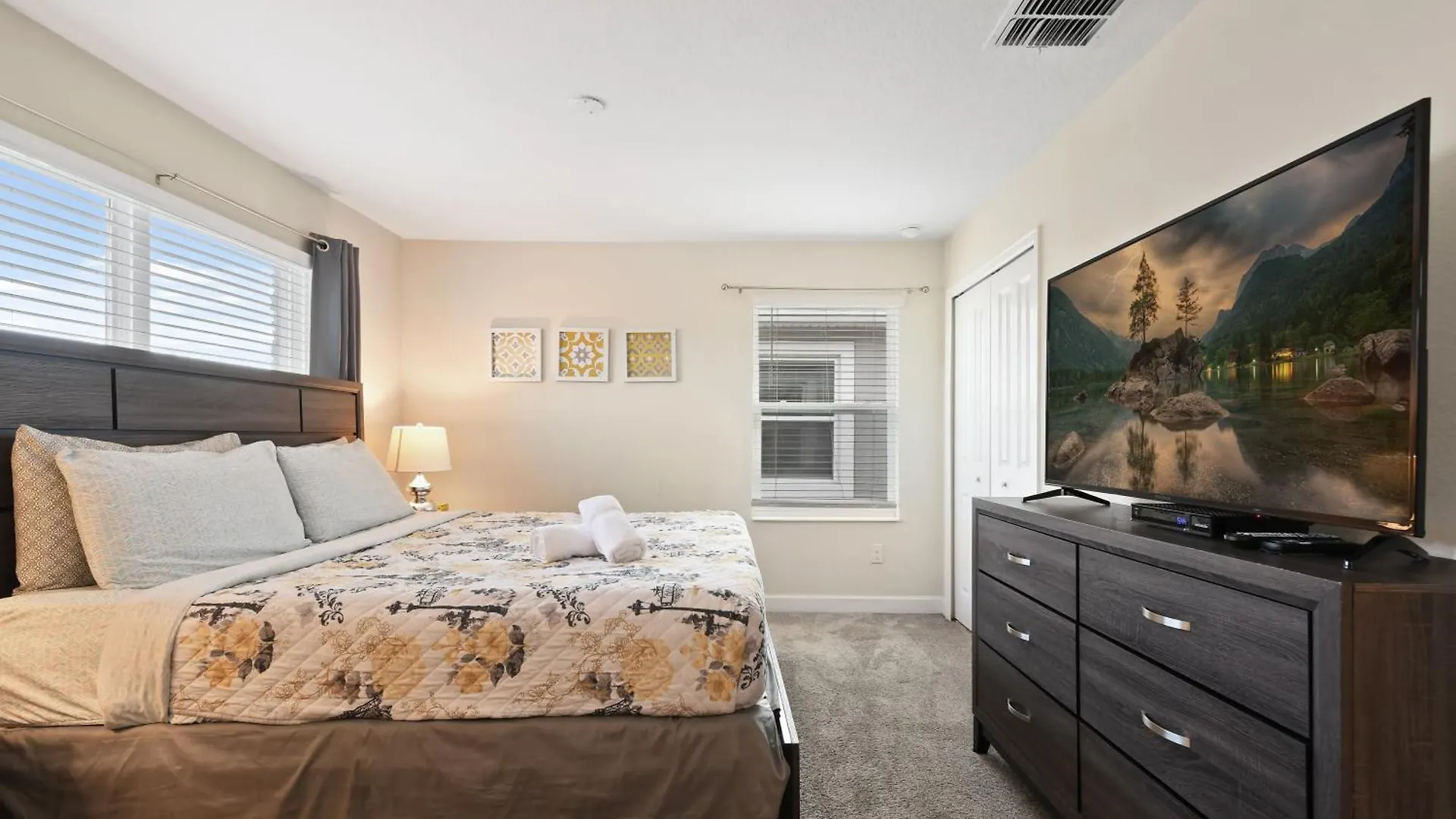Clean Cozy Retreat: 10 Miles To Pool Access Holiday home