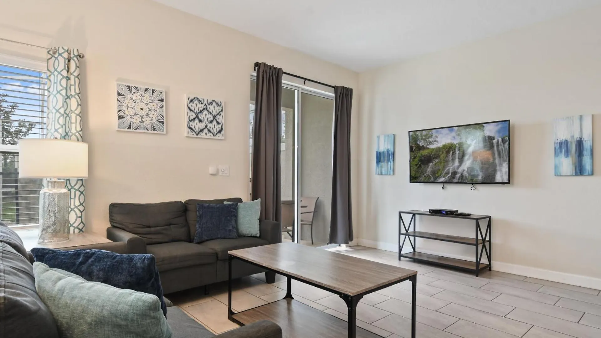 Clean Cozy Retreat: 10 Miles To Pool Access Holiday home *