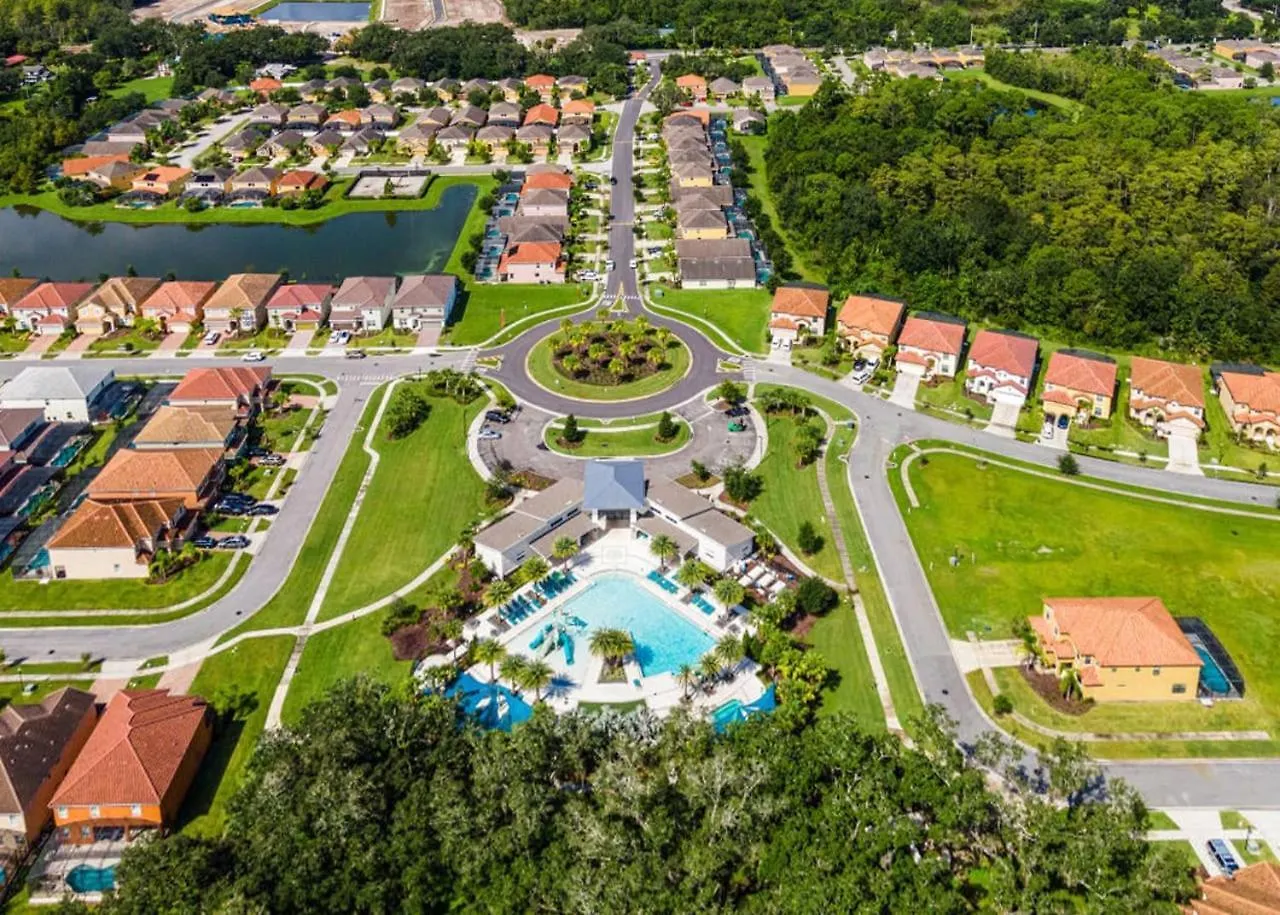 Stunning 9br - Family With Private Pool, Hot Tub, Games And Bbq!