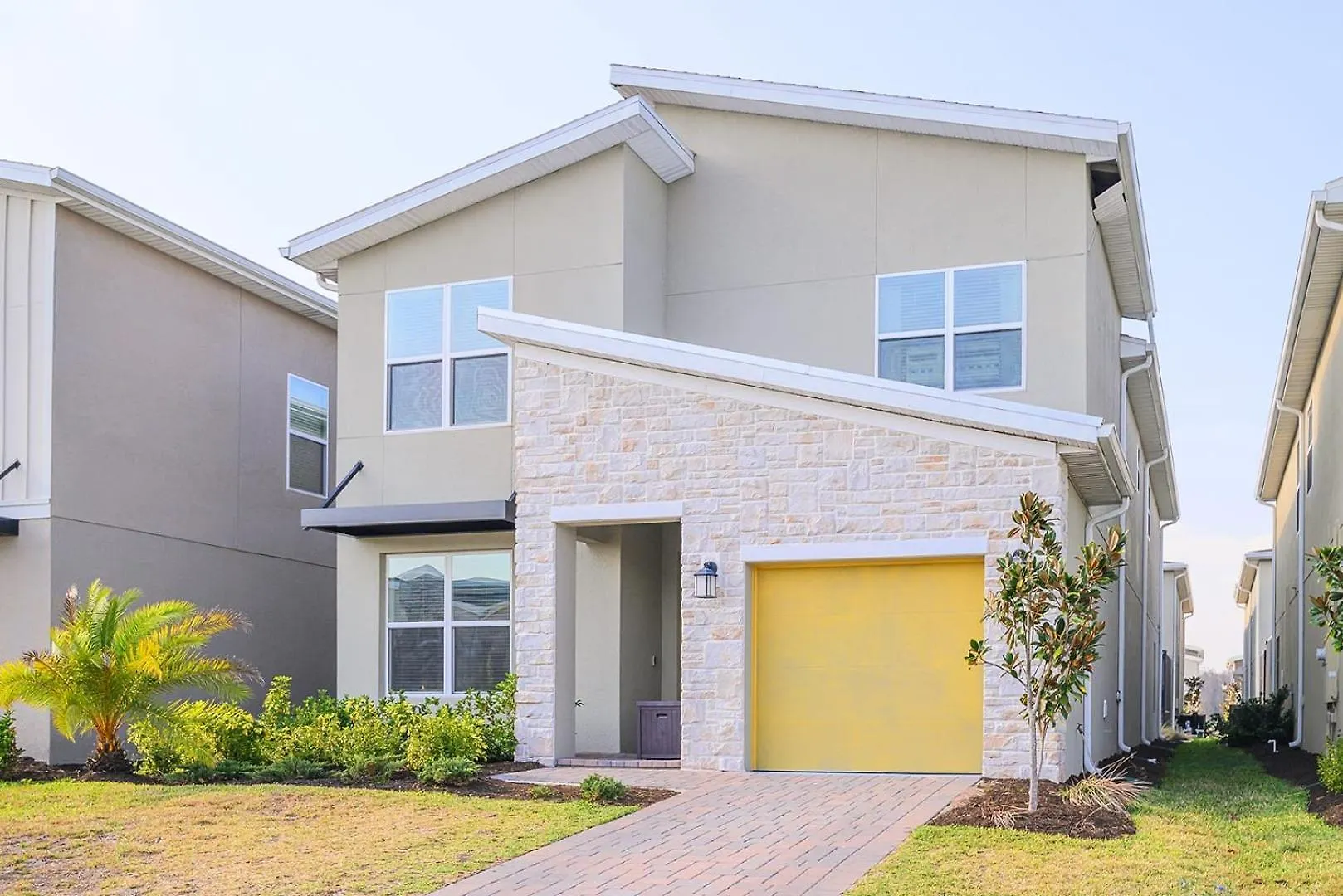 Holiday home Bright & Airy 5br With Pool *