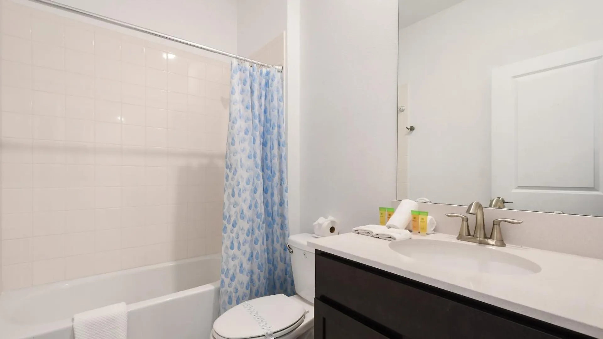 Luxurious Near & Shopping! Holiday home
