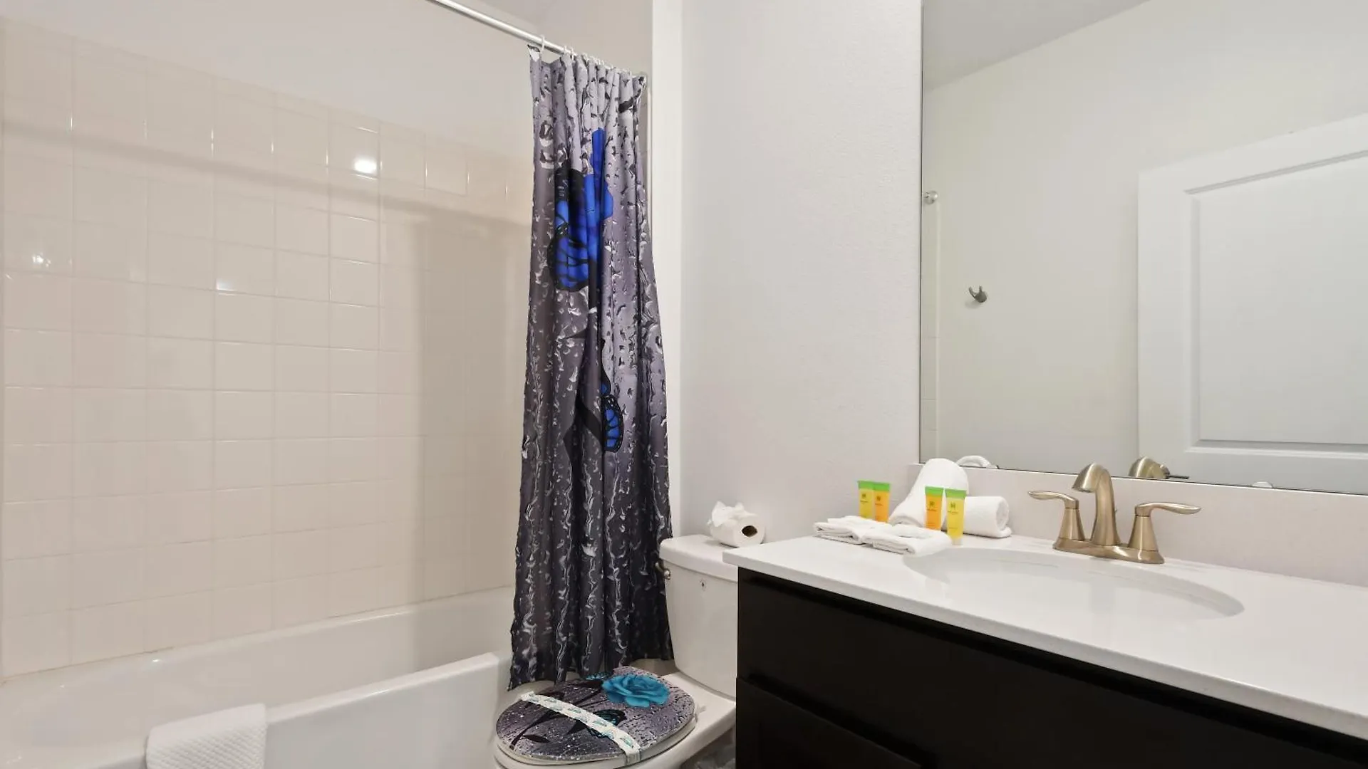 Luxurious Near & Shopping! Holiday home