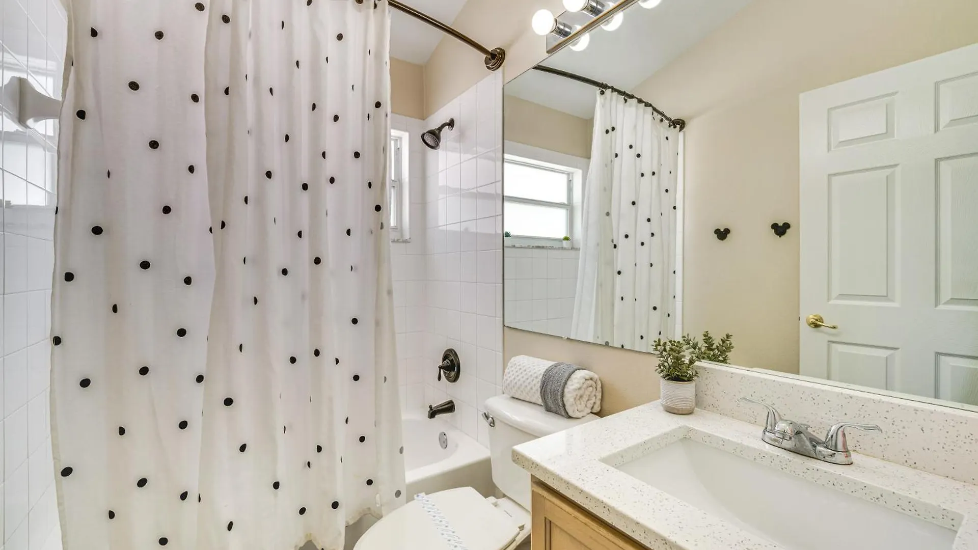 Family-friendly House With Private Pool!