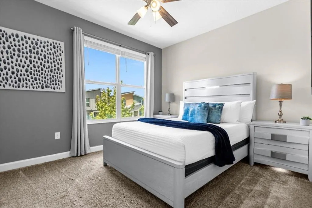 5 Bedrroms- 5 Bathrooms- Storey 2739 Bd Kissimmee