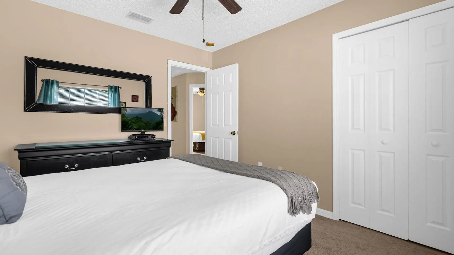 Upstay - Pet Friendly 6br With Pool Hot Tub Holiday home *