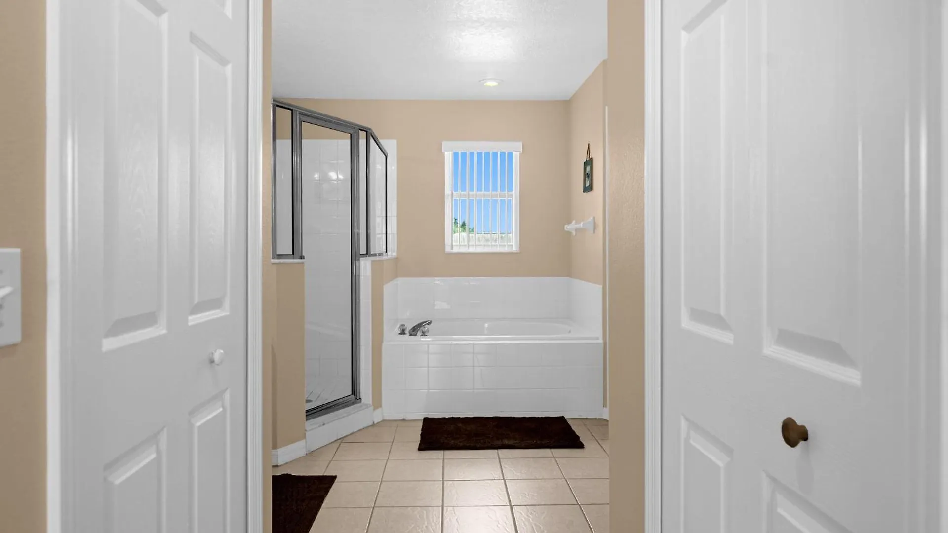 Upstay - Pet Friendly 6br With Pool Hot Tub Holiday home