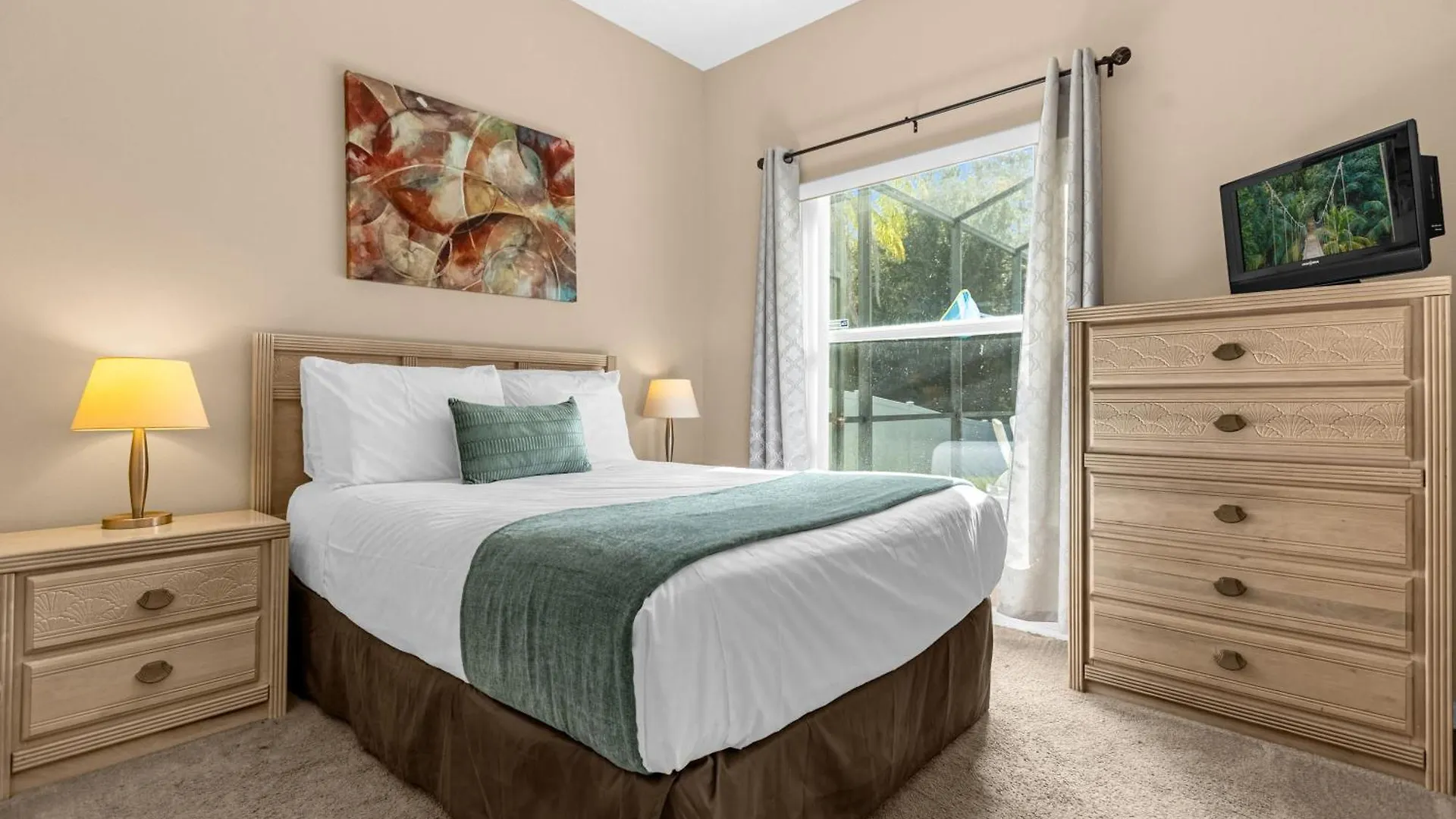 Upstay - Pet Friendly 6br With Pool Hot Tub Holiday home *