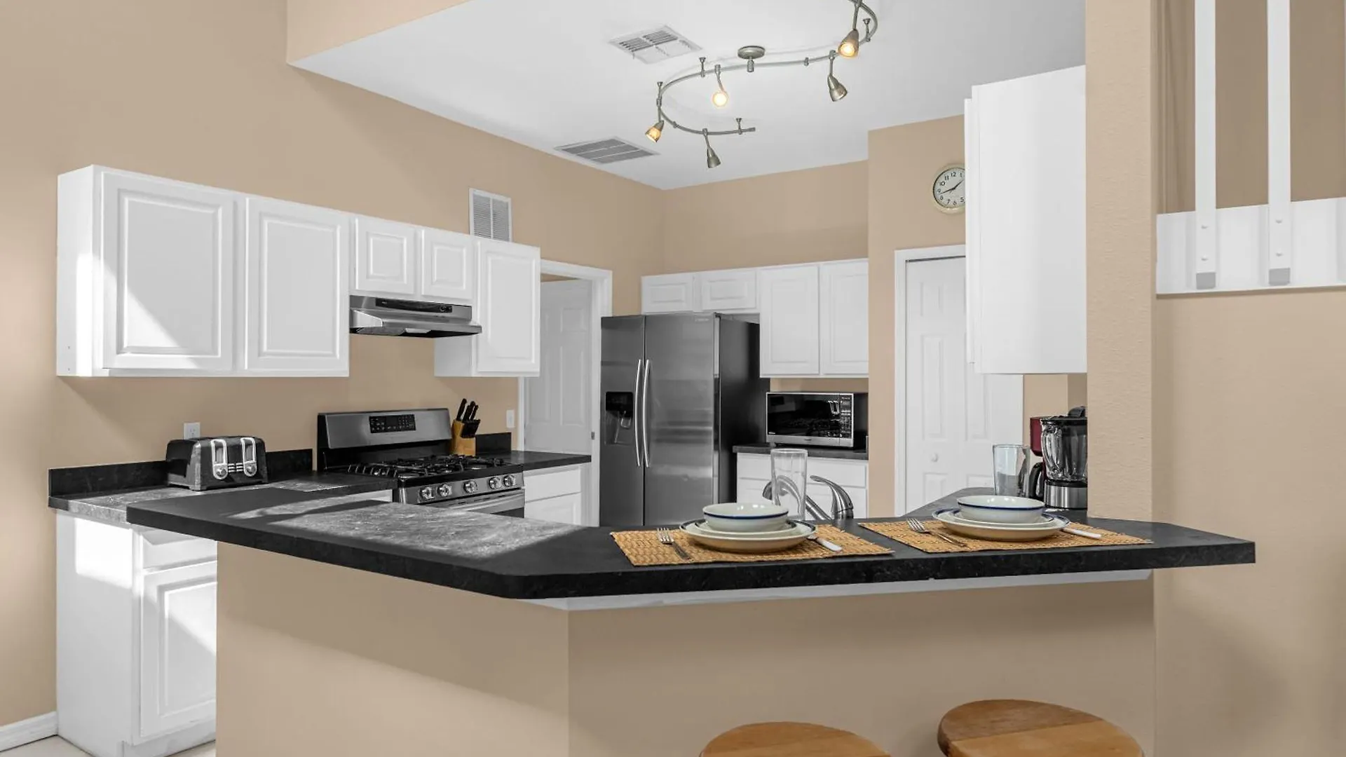 Upstay - Pet Friendly 6br With Pool Hot Tub *