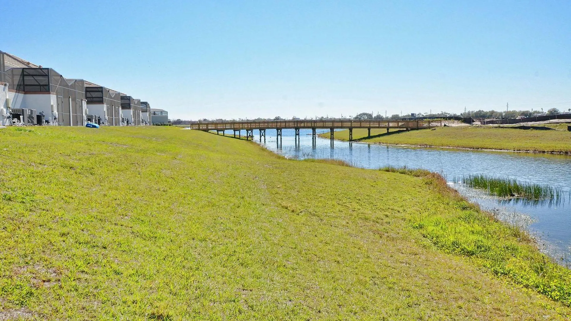 Storey Lake-4 Bedroom Townhome W/splashpool-1633st Holiday home *
