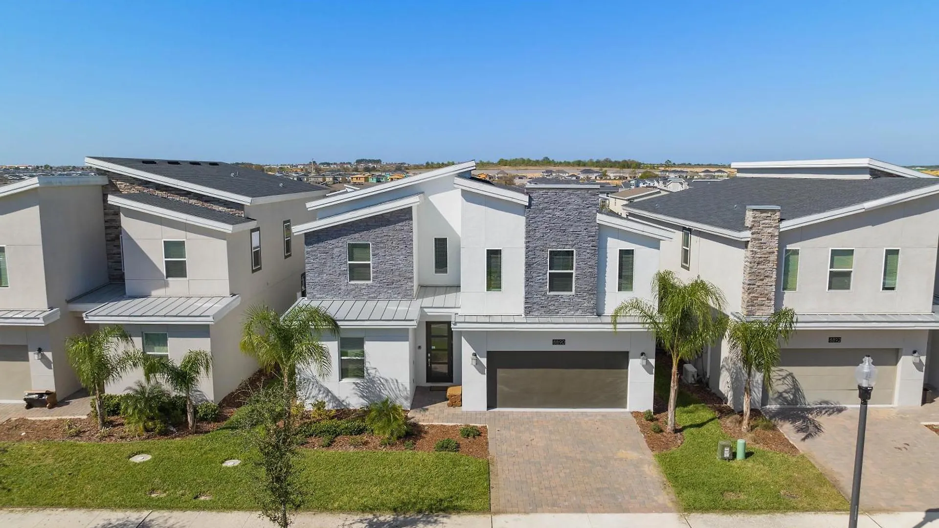 8 Bedroom Inside The In Orlando! *