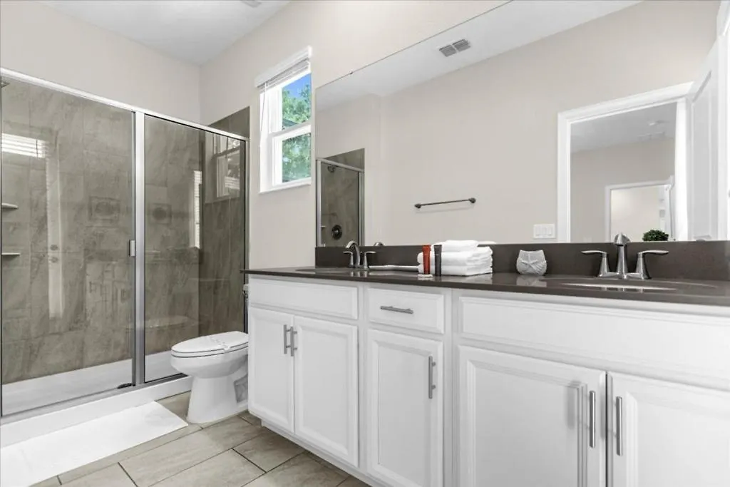 5 Bedrroms- 5 Bathrooms- Storey 2739 Bd Kissimmee