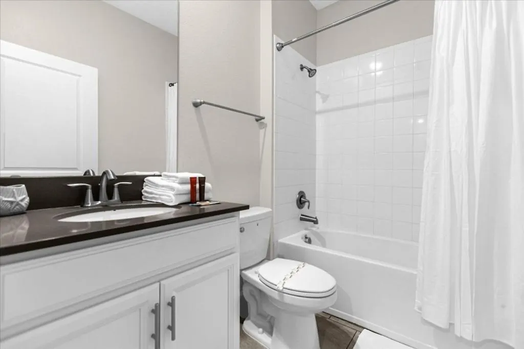 5 Bedrroms- 5 Bathrooms- Storey 2739 Bd Holiday home *