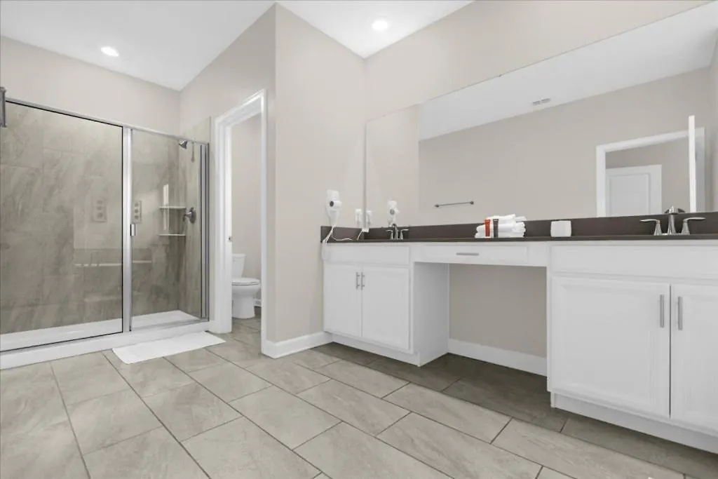 Holiday home 5 Bedrroms- 5 Bathrooms- Storey 2739 Bd *