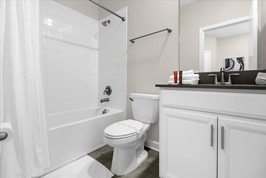 5 Bedrroms- 5 Bathrooms- Storey 2739 Bd Kissimmee