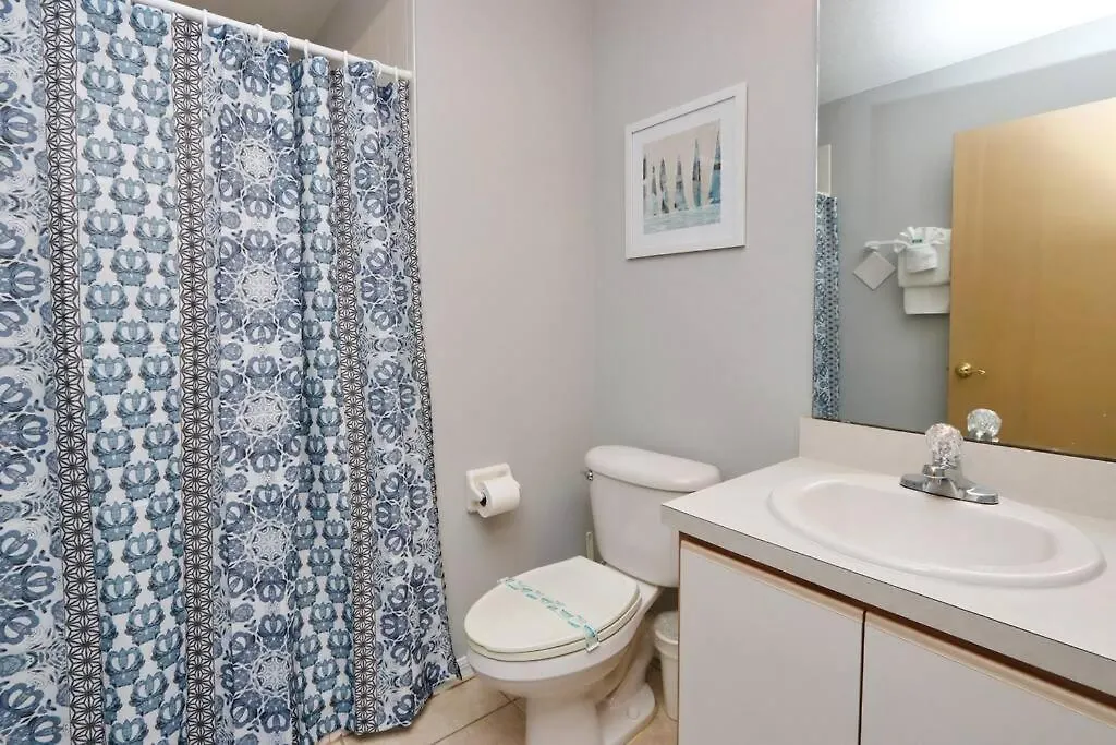 Spectacular, New Professional Decor, Near Dis, No Steps, Pool, Patio, Rates! Holiday home Kissimmee