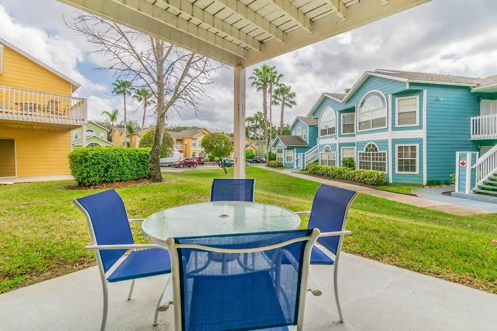Holiday home Spectacular, New Professional Decor, Near Dis, No Steps, Pool, Patio, Rates!