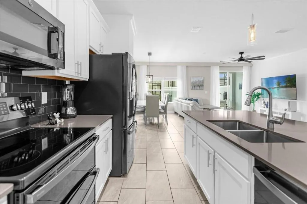 5 Bedrooms- 4 Bathrooms- Storey 3019pl Holiday home Kissimmee