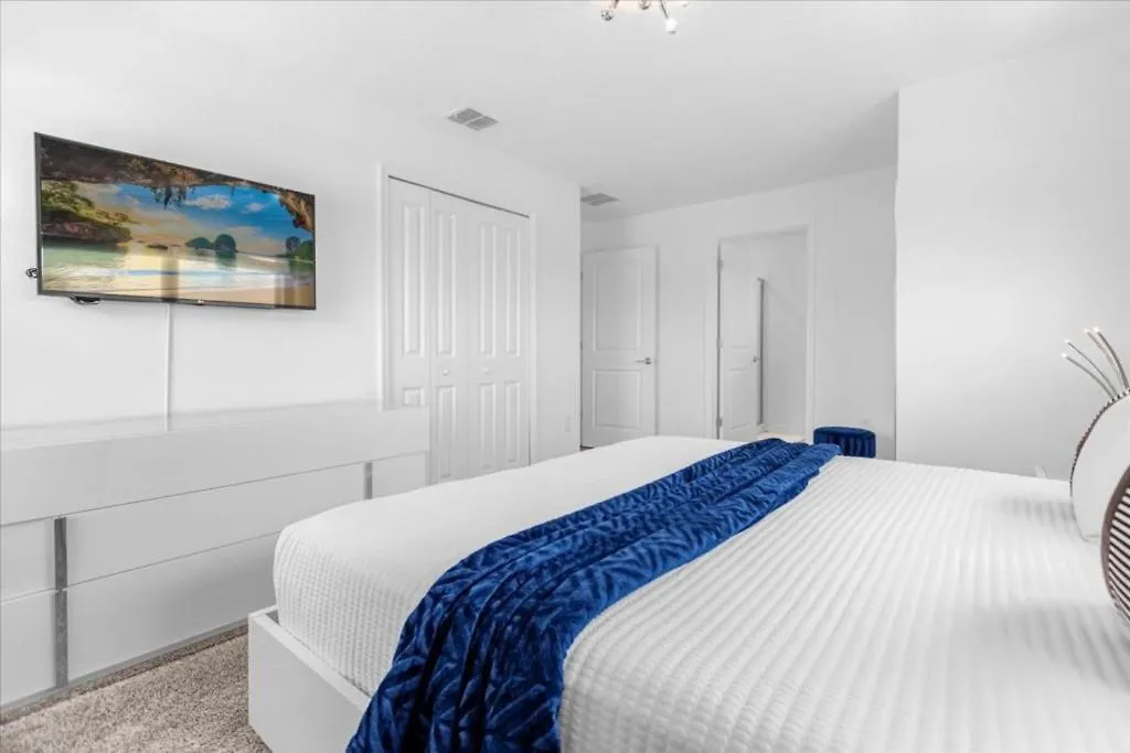 5 Bedrooms- 4 Bathrooms- Storey 3019pl Kissimmee
