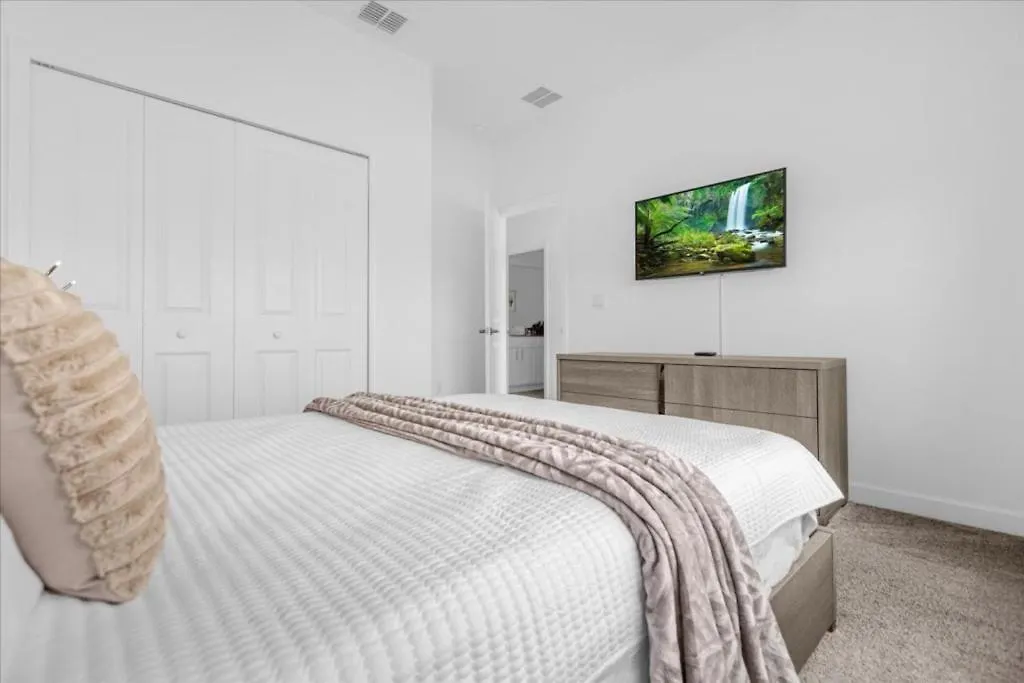 Holiday home 5 Bedrooms- 4 Bathrooms- Storey 3019pl *