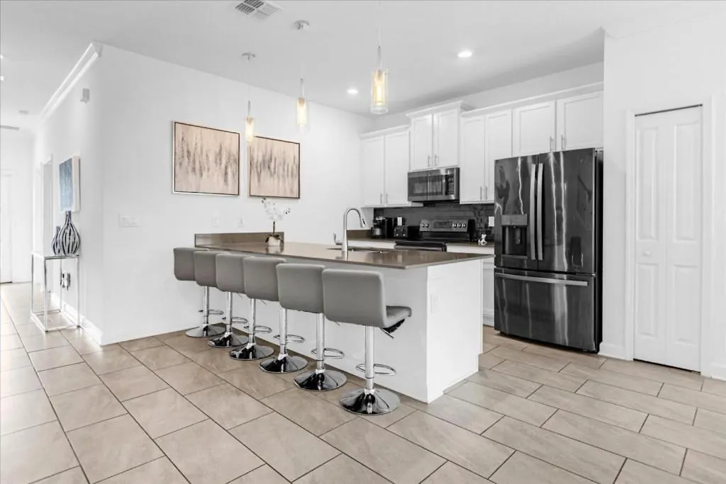 5 Bedrooms- 4 Bathrooms- Storey 3019pl