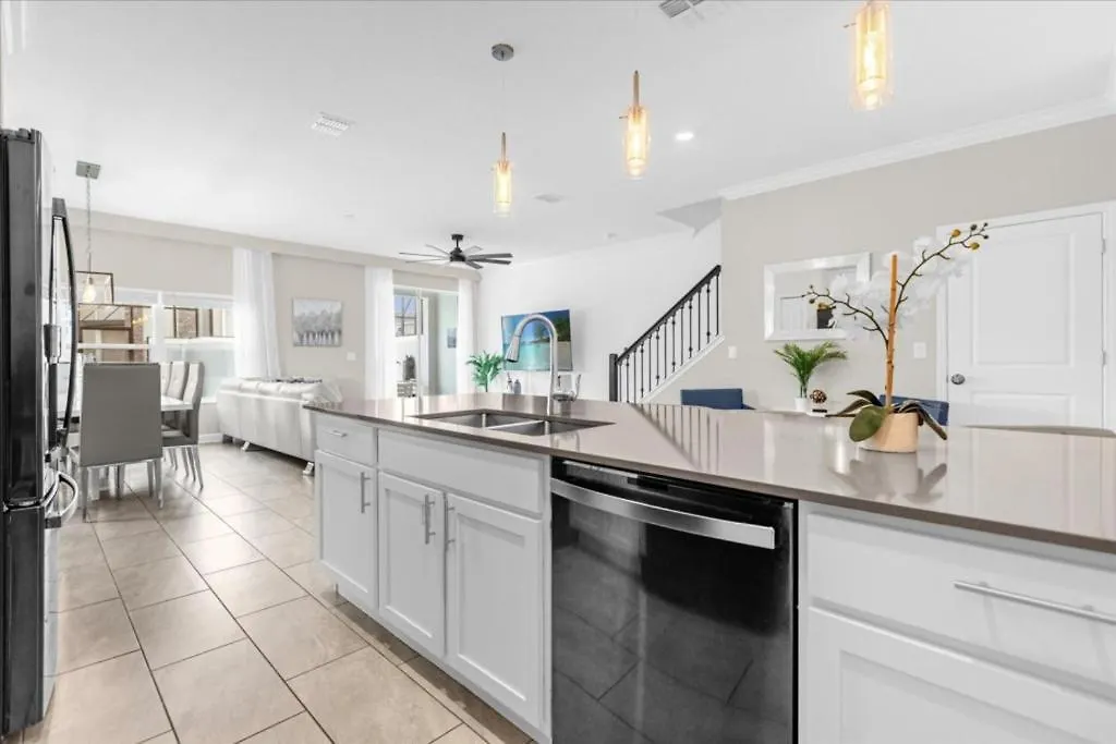 Holiday home 5 Bedrooms- 4 Bathrooms- Storey 3019pl *